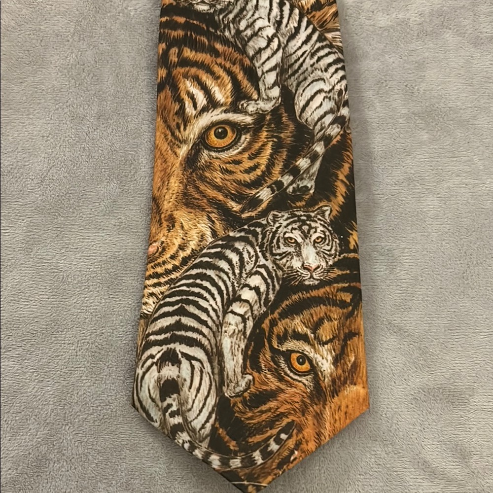 EUC Tiger tie